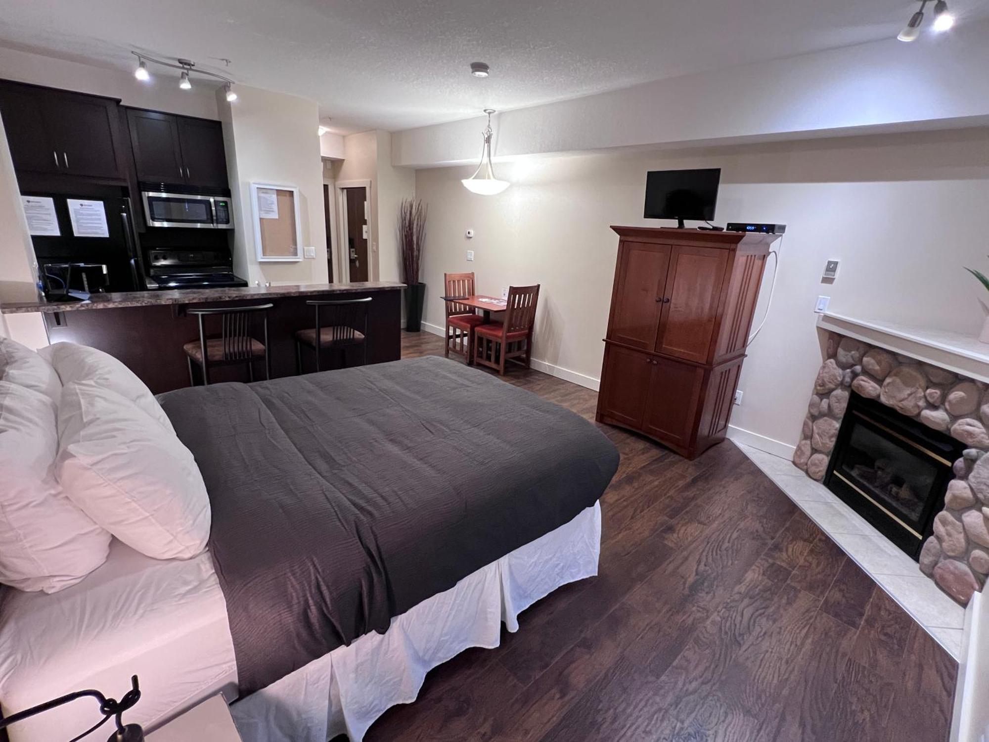 Silver Rock Condominiums By Fernie Central Reservations エクステリア 写真