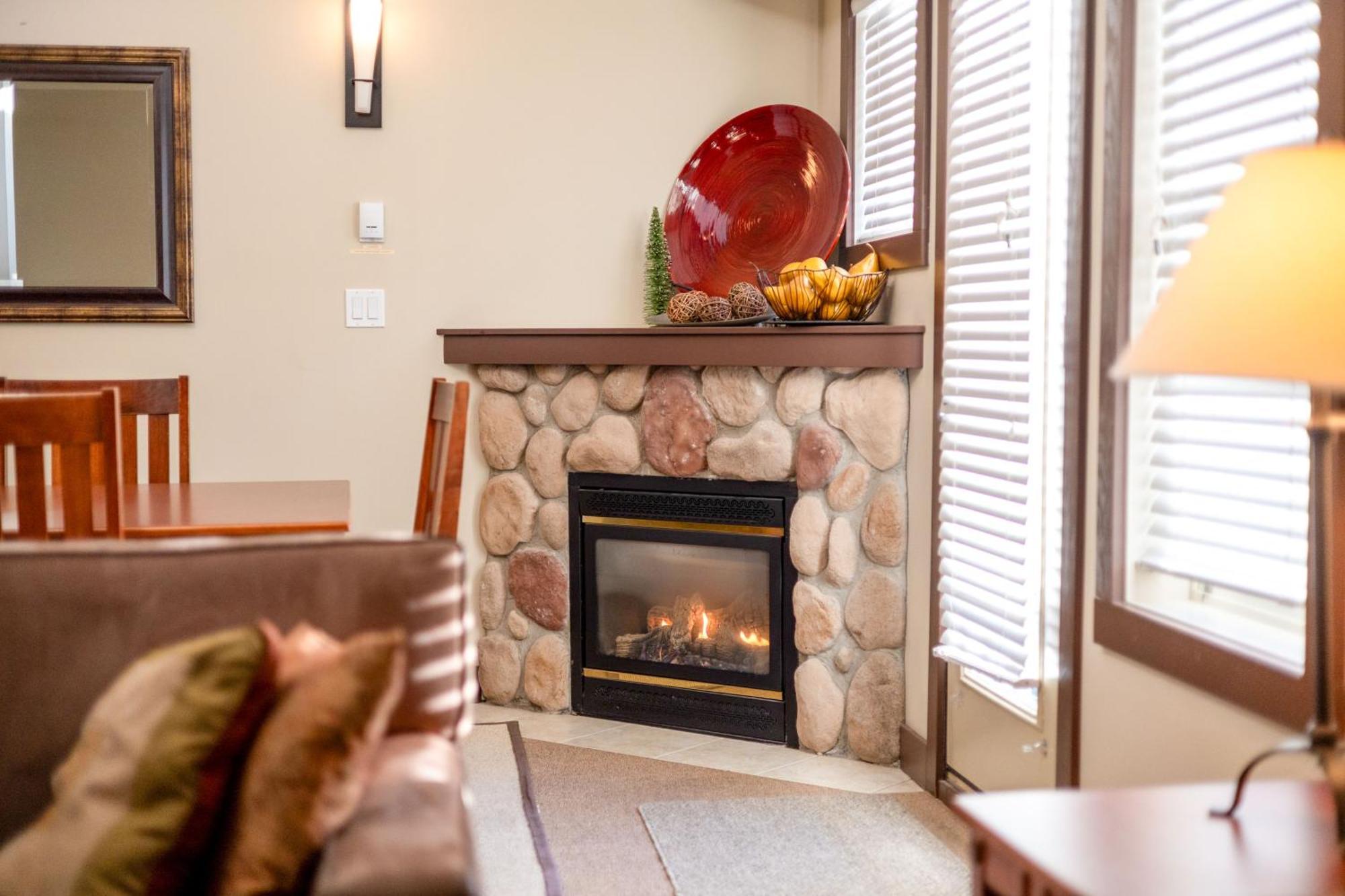 Silver Rock Condominiums By Fernie Central Reservations エクステリア 写真