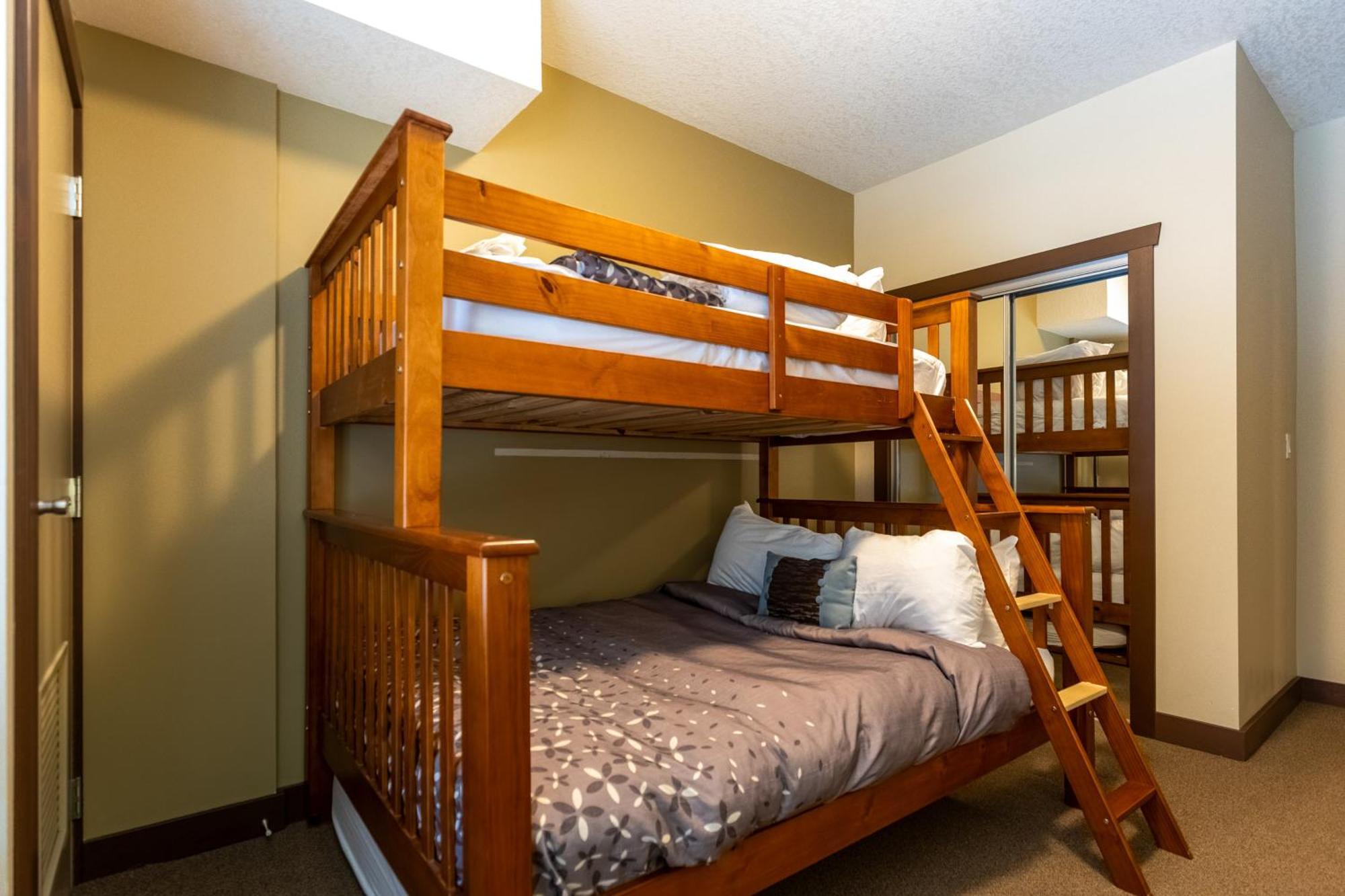 Silver Rock Condominiums By Fernie Central Reservations エクステリア 写真